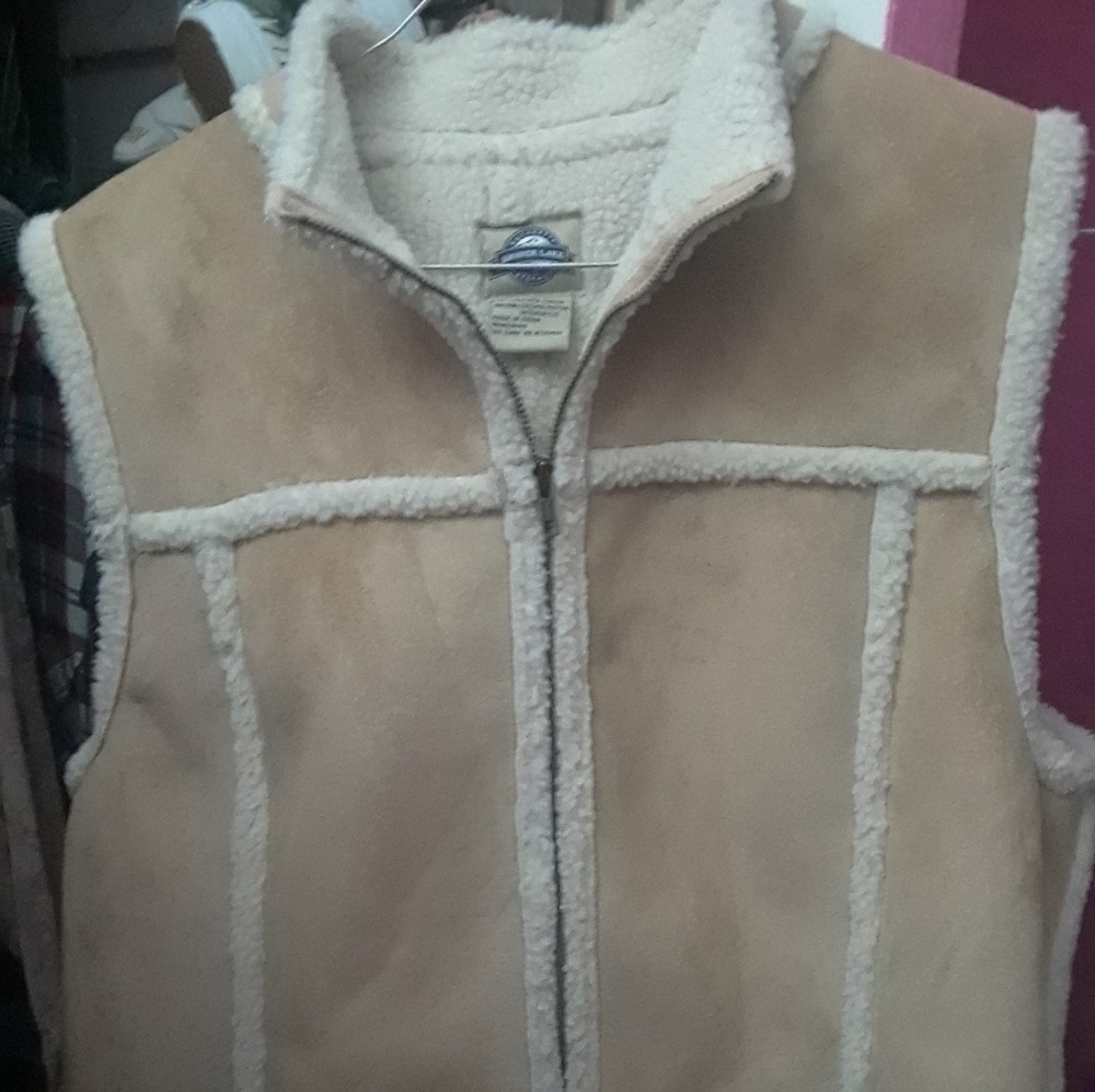 Sherpa sleeveless jacket